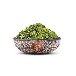 Green pistachio slices، خلال پسته سبز